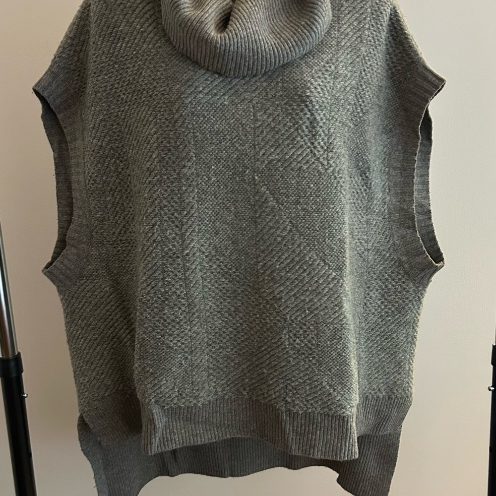 Vintage BCBGMaxAzria Gray Turtleneck Sweater